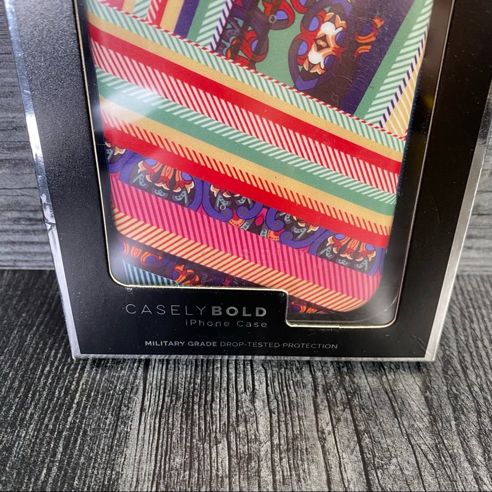 Casely iphone 11 patchwork case - Picture 4 of 5